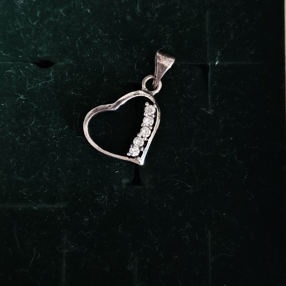 Chic Silver Heart Necklace